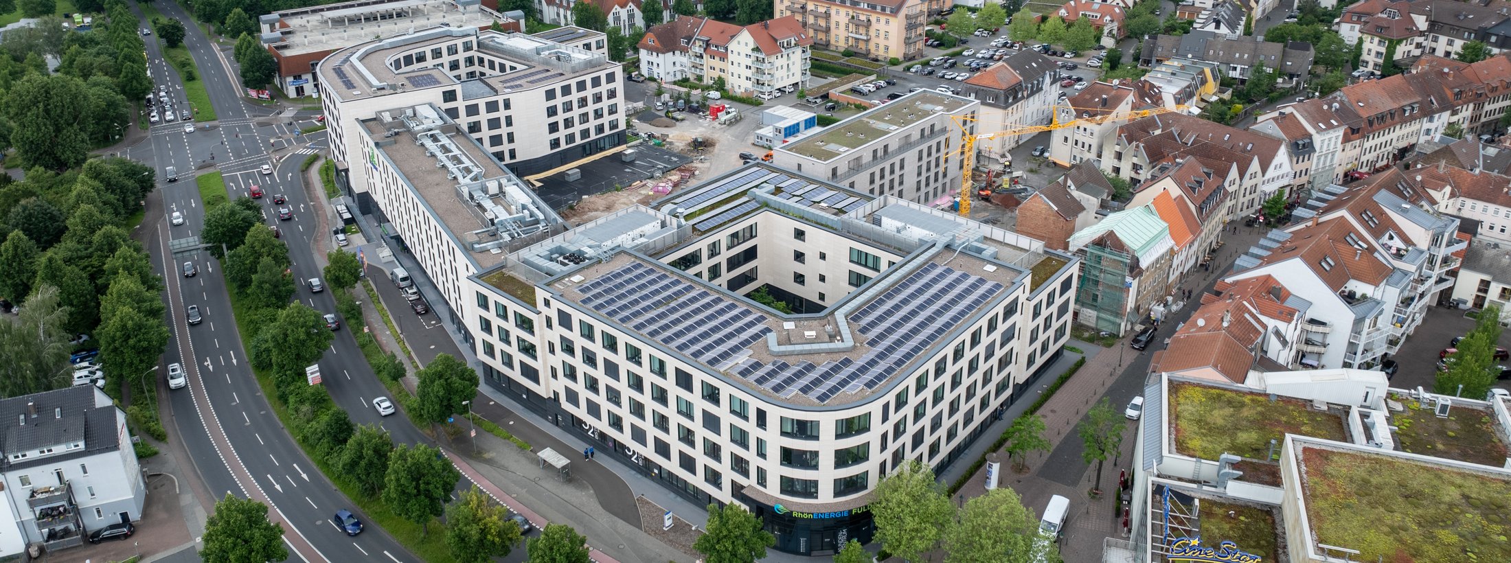 Rhönenergie Firmengebäude Luftaufnahme PV-Anlage