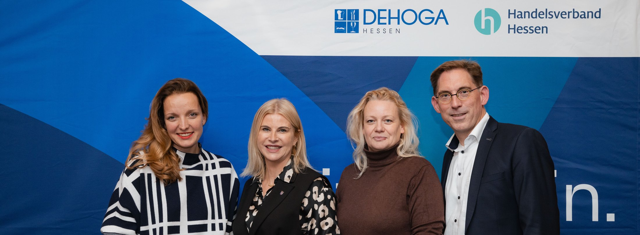 v.l.n.r: Dr. Josefine Koebe, Generalsekretärin SPD Hessen; Tanja Jost, Mitglied des Hessischen Landtags CDU-Fraktion; Julia Frank, Co-Vorsitzende Bündnis 90/ Die Grünen Hessen; Dr. Thorsten Lieb, Vorsitzender FDP Hessen